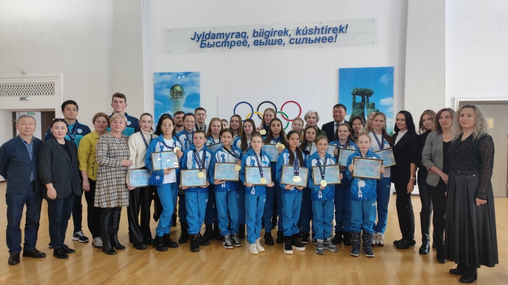 В Караганде наградили призеров и победителей чемпионата Азии по водным видам спорта