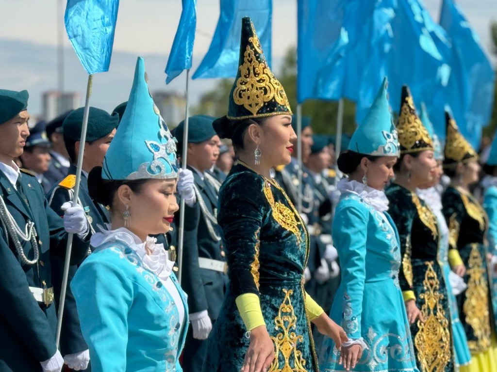 В Караганде 3000 человек единовременно исполнили гимн Казахстана