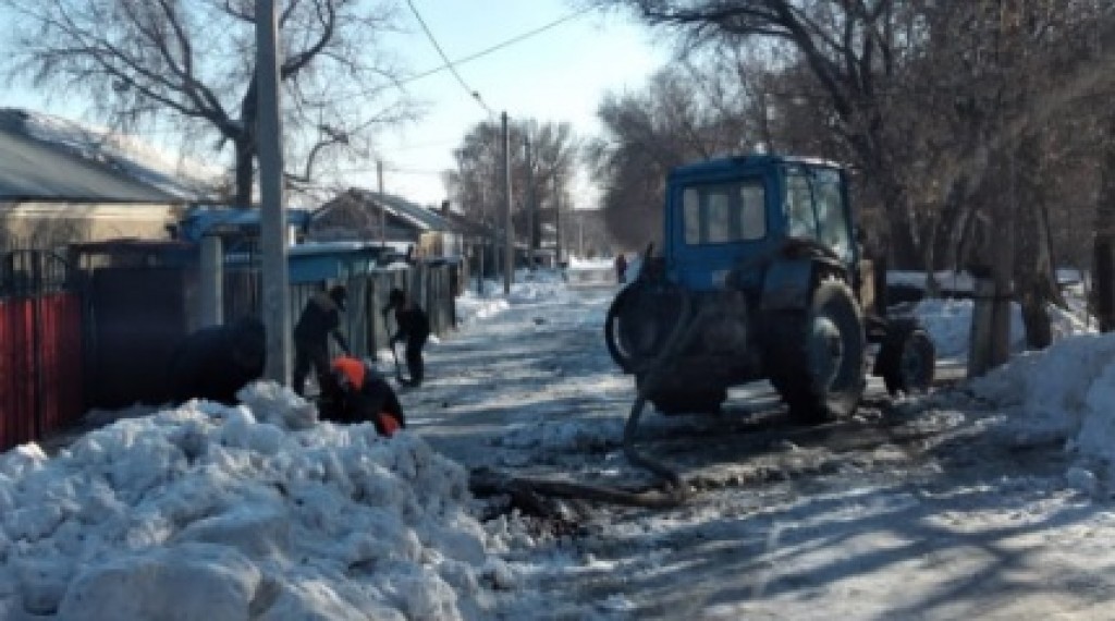 Водопроводную аварию на одной из улиц Караганды начнут устранять сегодня
