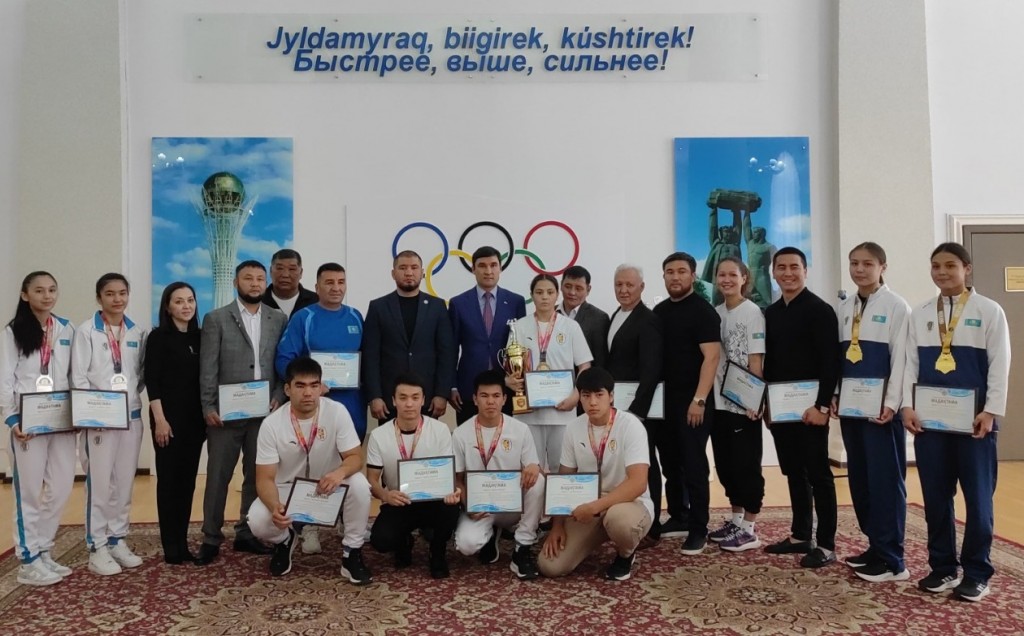 «Мы пахали и шли к своей цели»: карагандинских боксеров поздравили с победами