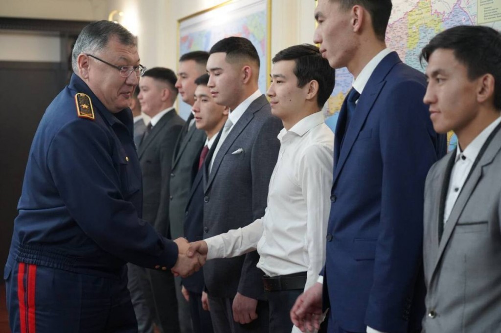 15 курсантов Карагандинской академии МВД РК прибыли на практику в ВКО