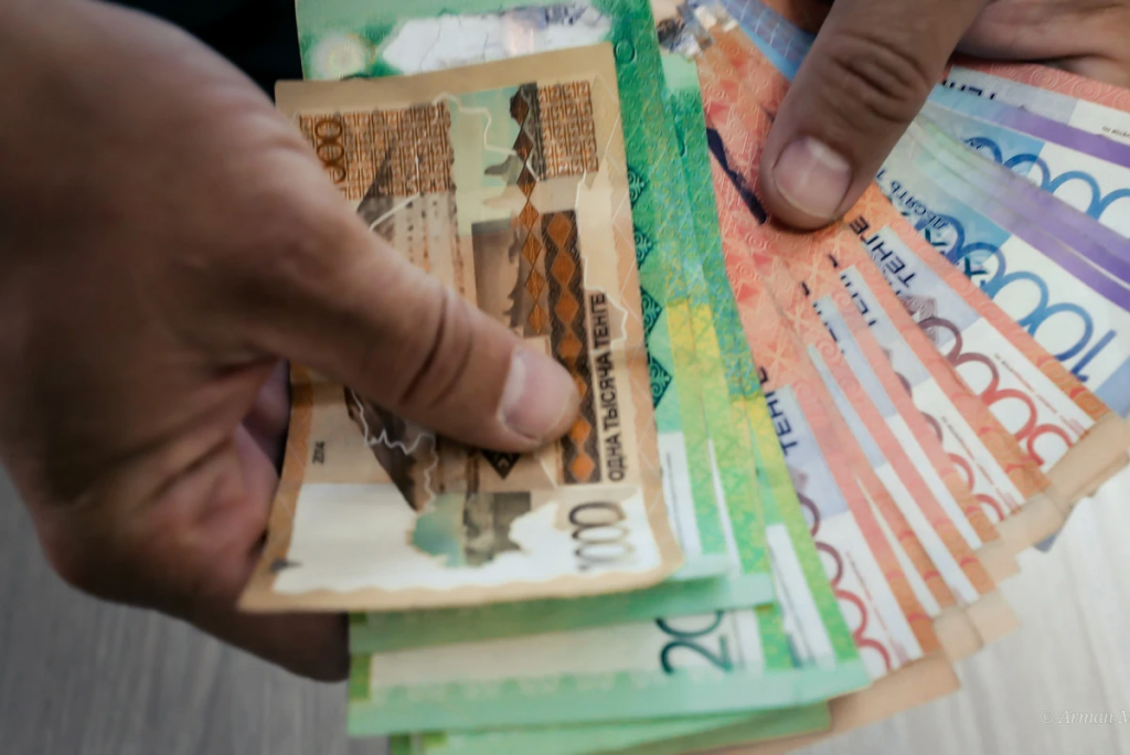 Как казахстанцам получить адресную социальную помощь