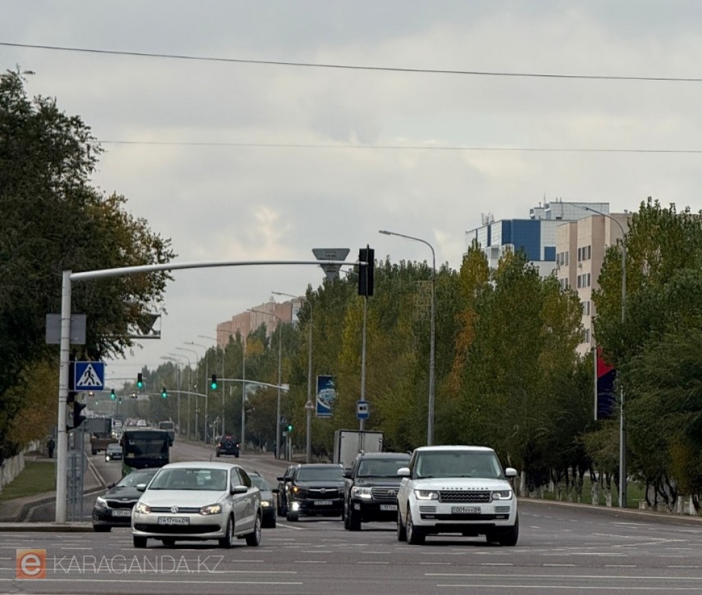 Владельцев иностранных автомобилей в Казахстане обязали оплачивать штрафы