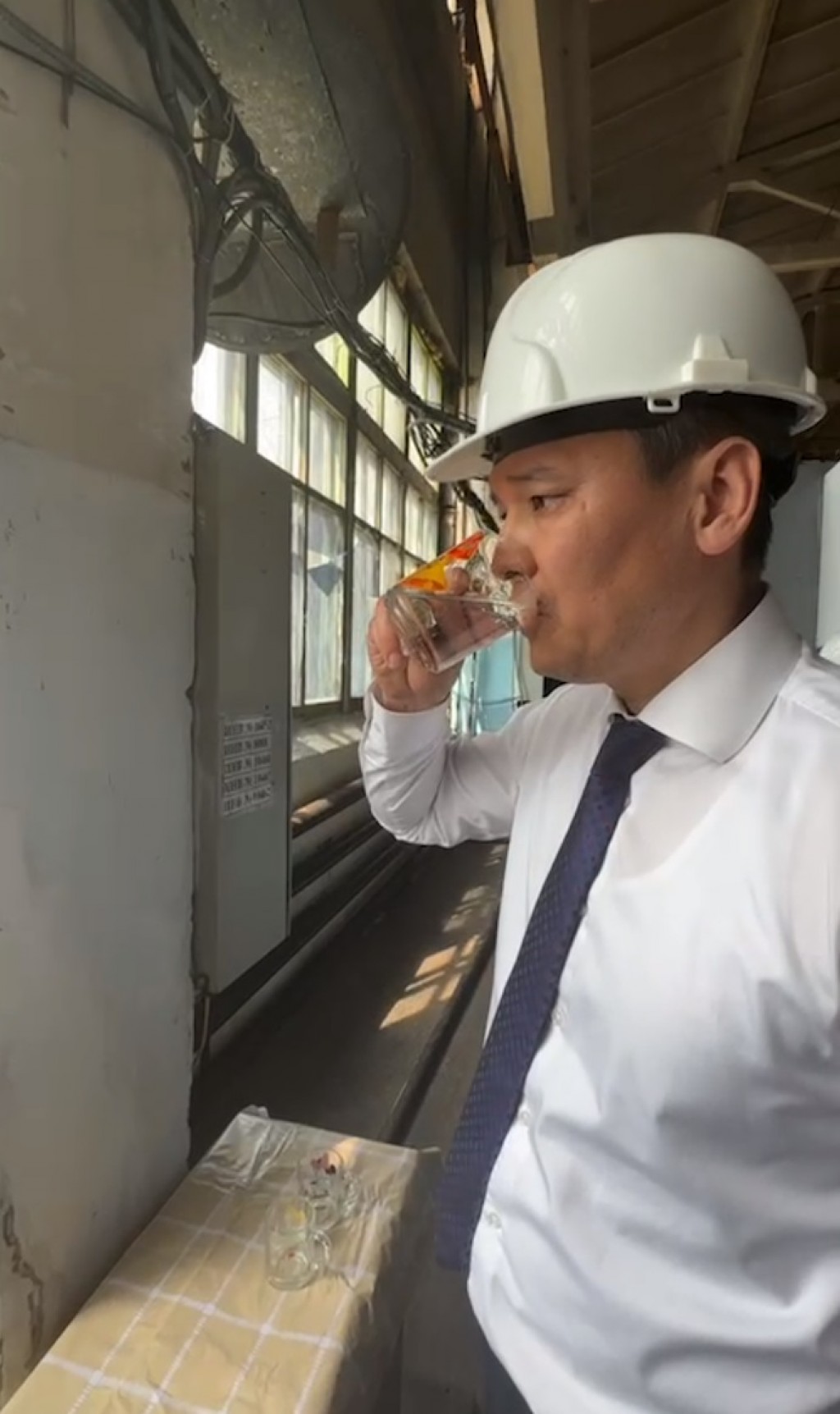 Воду из-под крана пили сегодня в прямом эфире аким Караганды и директор ТОО «Караганды Су»