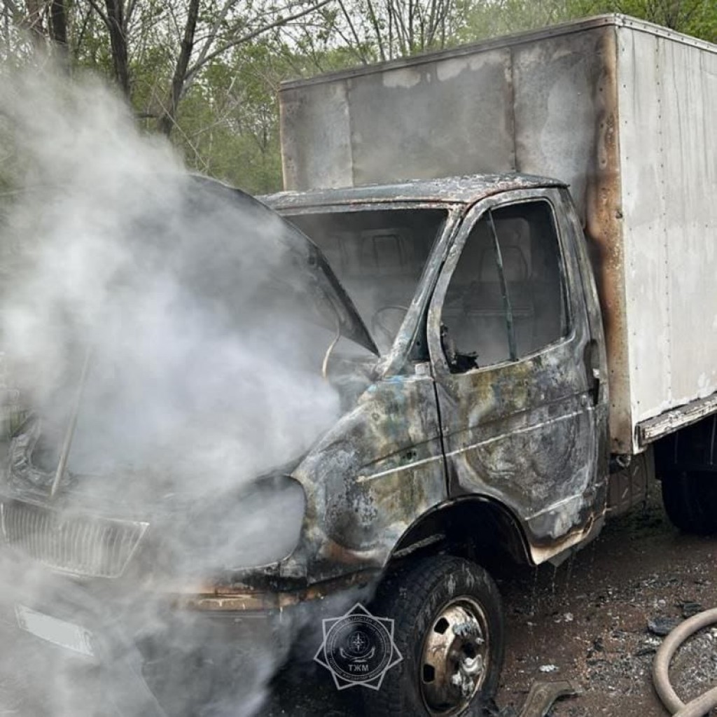 Грузовик горел сегодня утром в Караганде