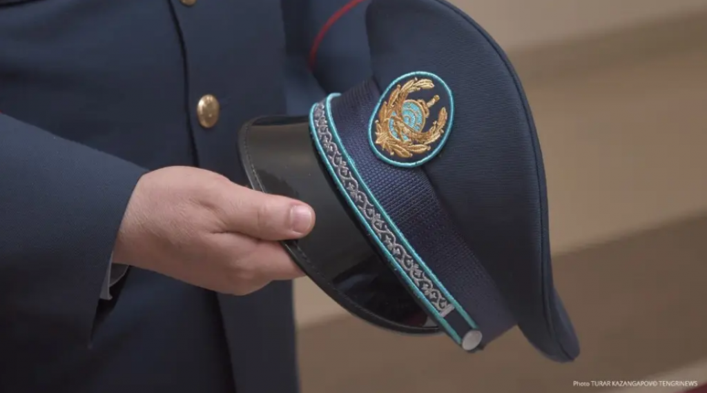 Атасы немересімен жыныстық қатынасқа түседі