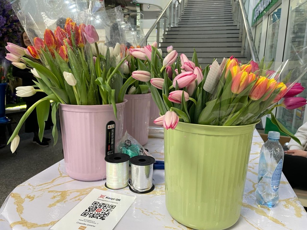 Праздничная цветочная торговля