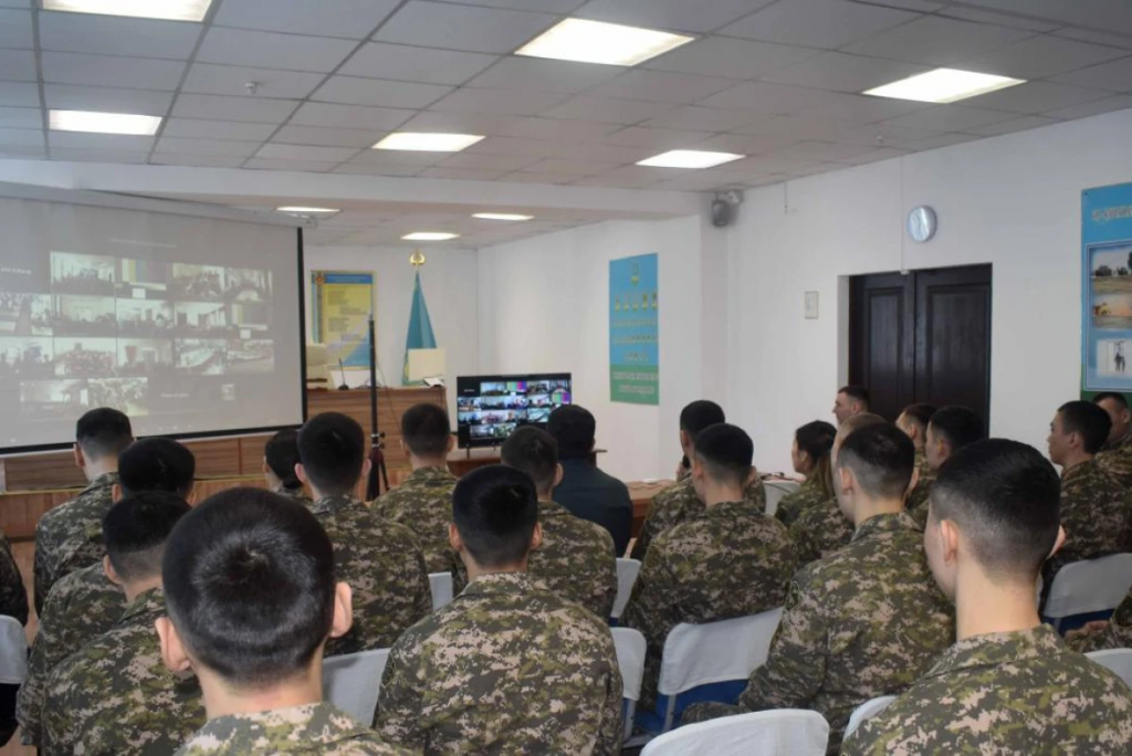 Жасанды интеллект камералары Қазақстандағы сарбаздардың көңіл күйін бақылайтын болады