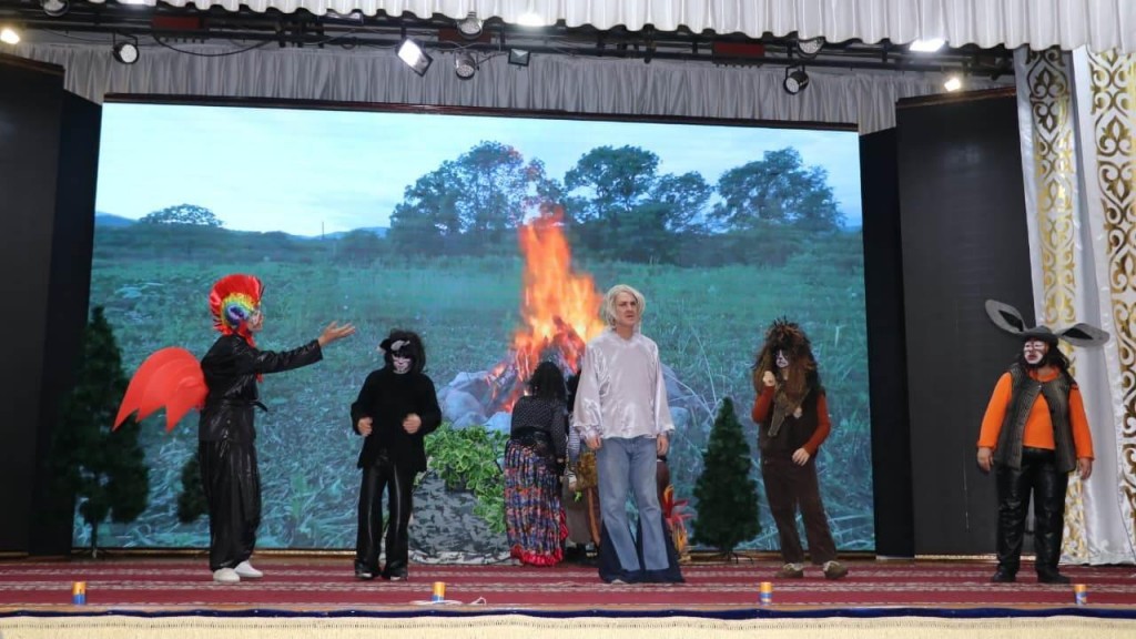 Инклюзивный театр Осакаровского района поставил мюзикл «Бременские музыканты»