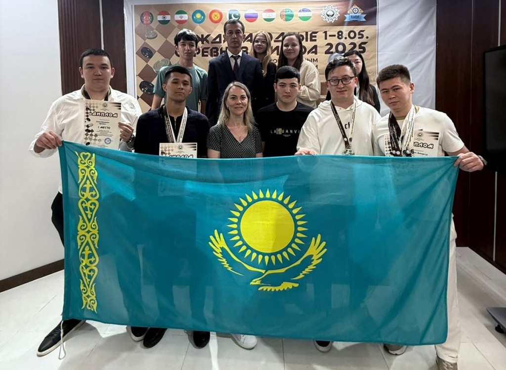 Ануста қарт әйелдер Қызды жыныстық қатынасқа қалай тартуға болады (видео)