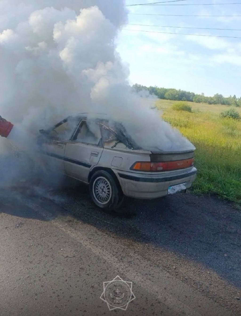 Автомобиль горел в Караганде ранним утром