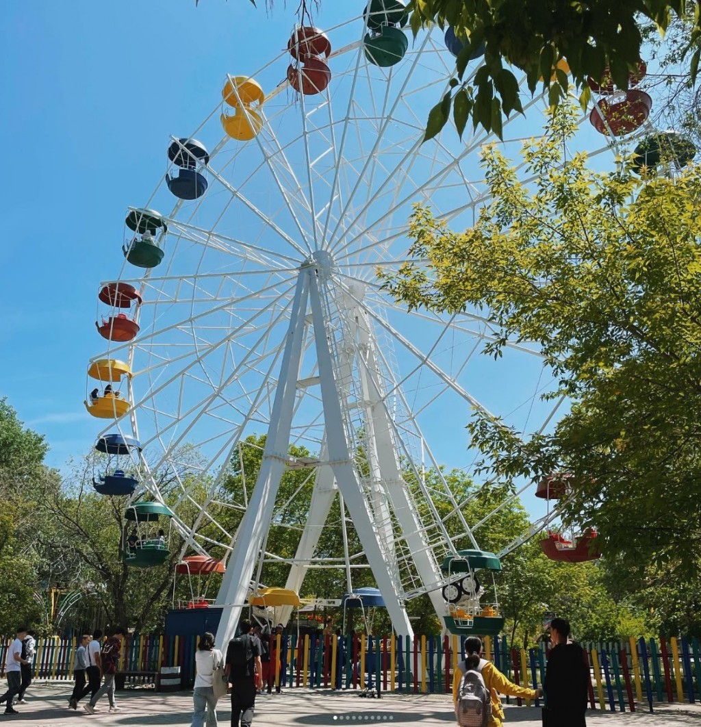 Работу всех аттракционов приостановили в Центральном парке Караганды