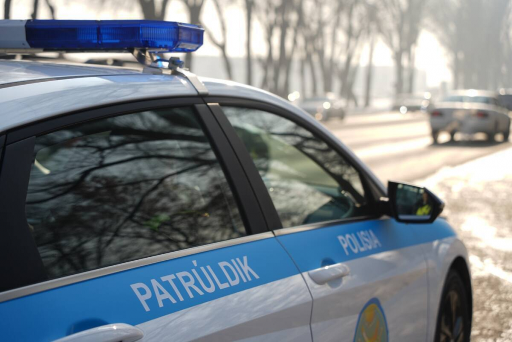 Водителя с долгами на 18 млн тенге выявили в Караганде