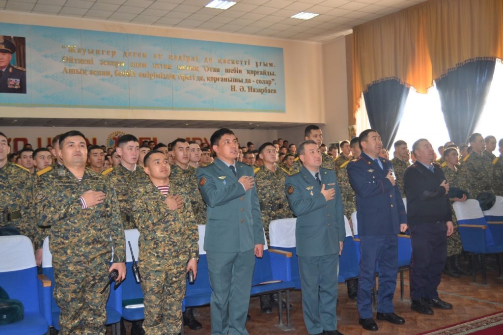 Охранявшие общественный порядок в Караганде солдаты уезжают домой