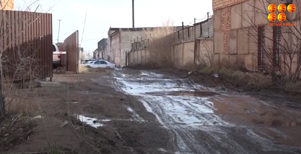 Жители трех элитных жилых комплексов на Юго-Востоке просят провести дорогу и освещение