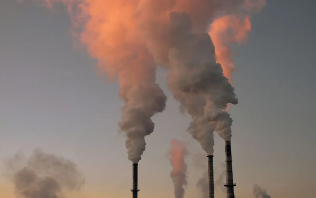 Увеличение налогов: что грозит предприятиям в Казахстане за отказ от экоразрешения