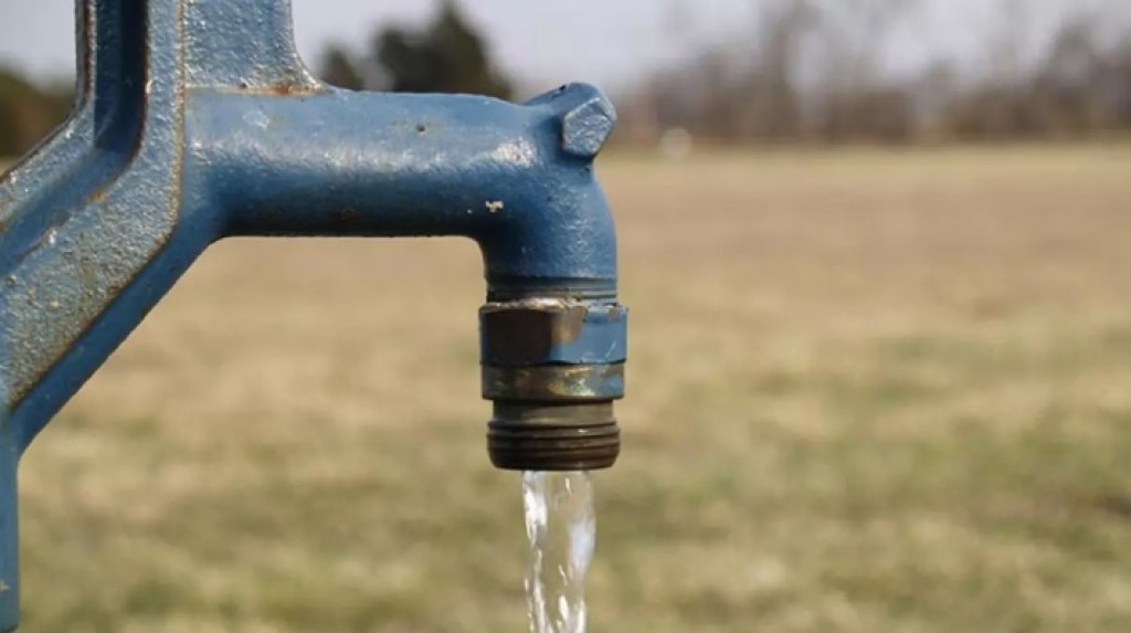 «Проблемы с водой даже зимой»: жители Каркаралинска почти 40 лет вынуждены пользоваться скважинами