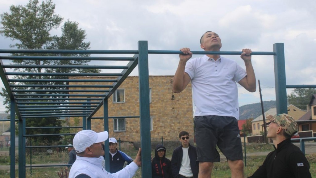 TARTYL FEST в Каркаралы: около 60 спортсменов разных возрастов соревновались в подтягивании на турнике