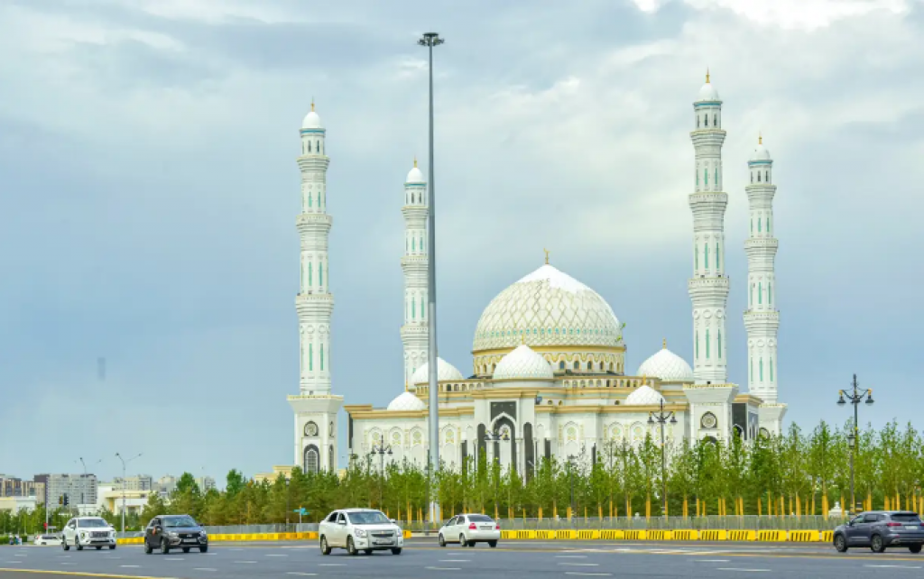 Фальшивые сайты жертвоприношений: казахстанцев предупреждают о мошенниках