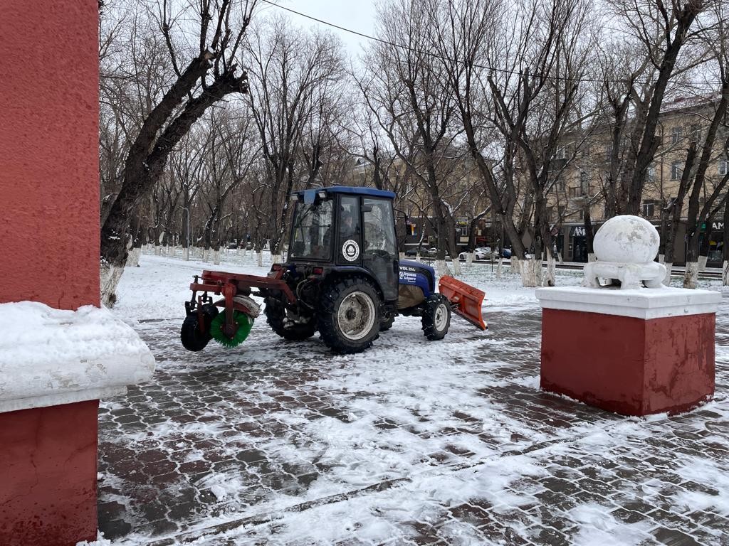 Аким Караганды требует от бизнеса и КСК посыпать свои территории песком