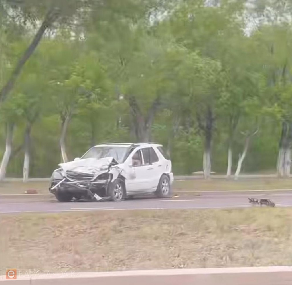 Два автомобиля столкнулись на перекрёстке в Караганде