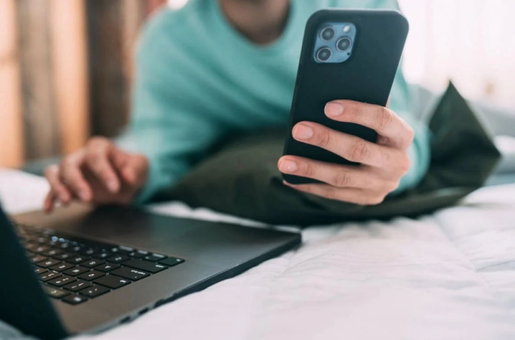 Для определенной категории казахстанцев введут льготы на сотовую связь