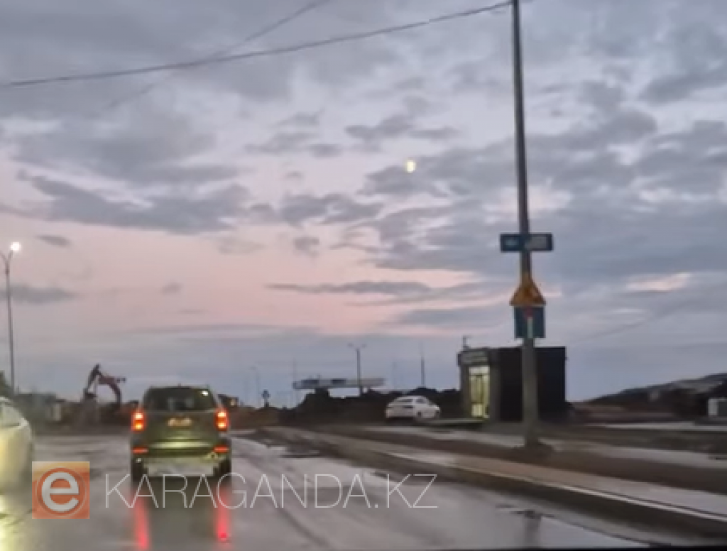 Қарағандыда Мұқанов — университет қиылысы қашан жөнделеді