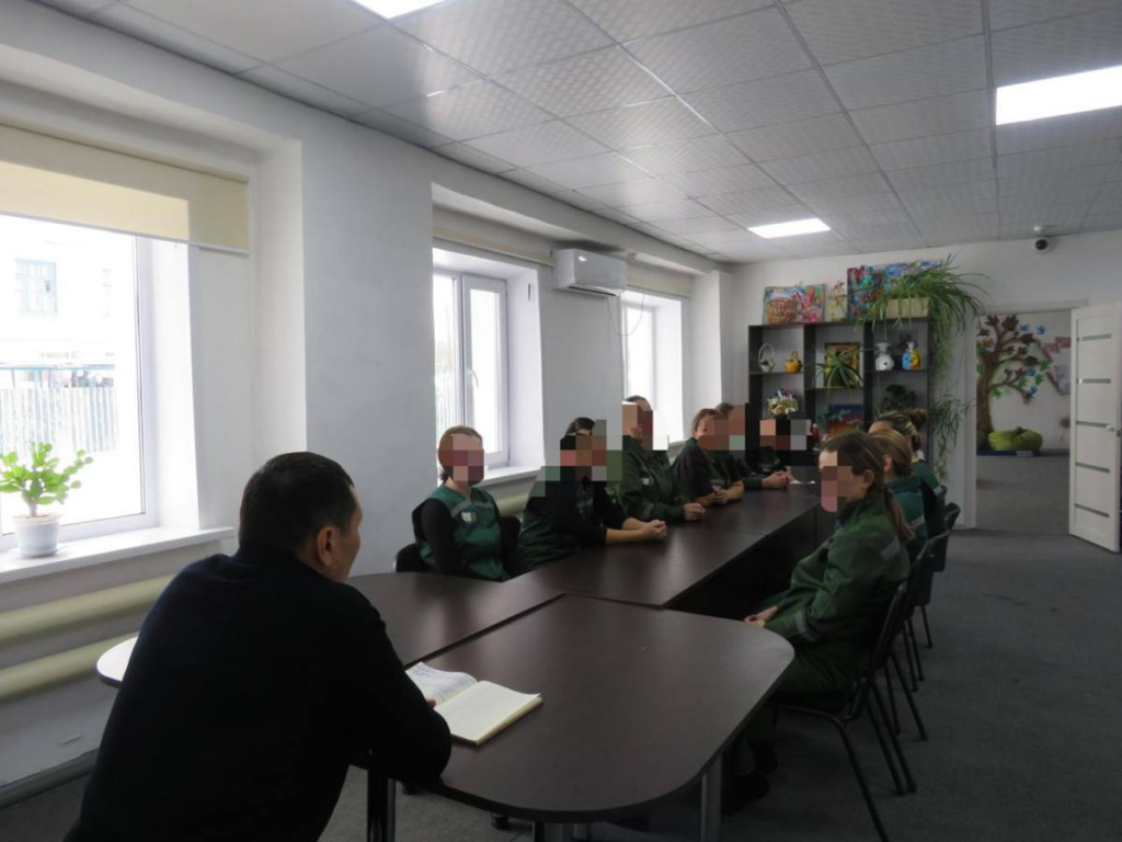 В колонии Карагандинской области провели консультации с адвокатом ко Дню прав человека