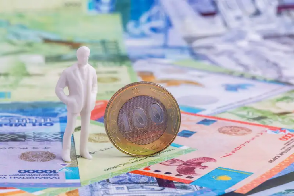 Новую спецвыплату назначили 12 тысячам казахстанцев