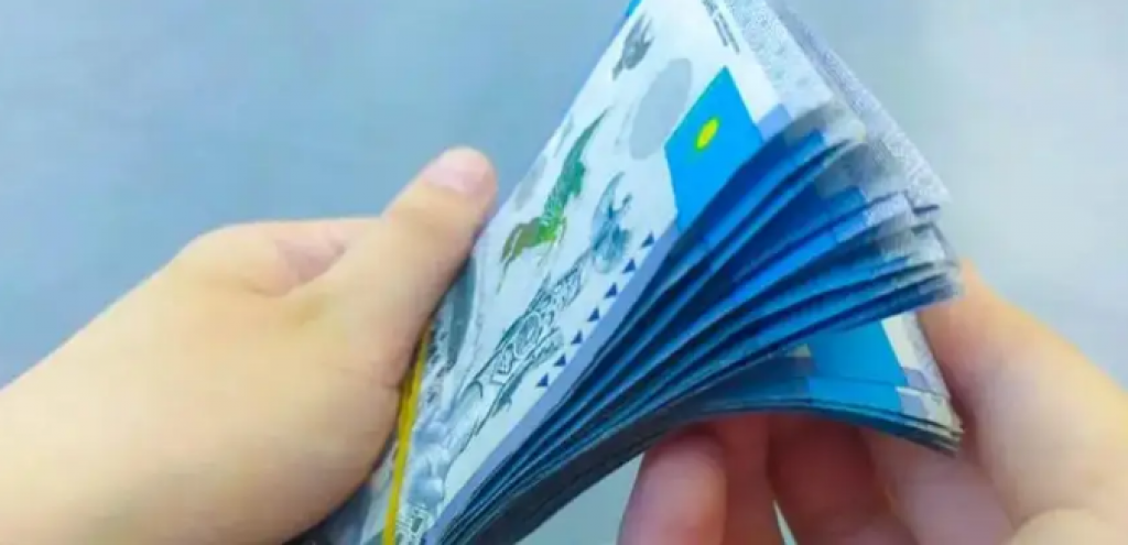 Сколько казахстанцев зарабатывают свыше 3 млн тенге, рассказали в МНЭ