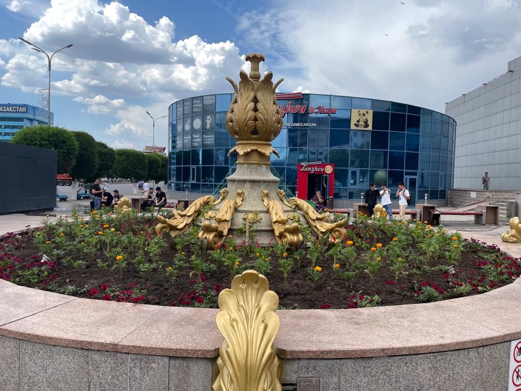 В Караганде рассказали о причинах, по которым фонтан возле 