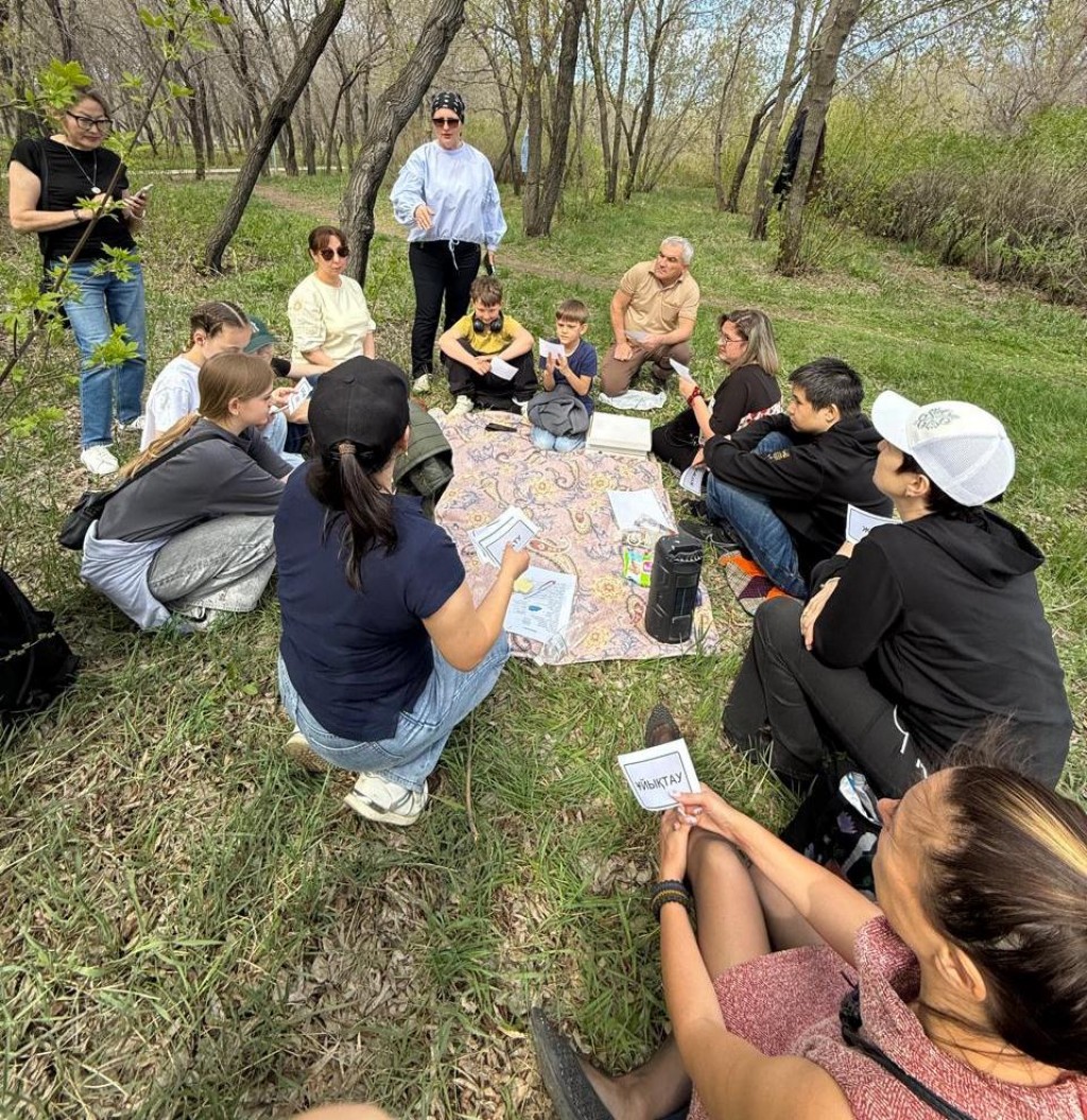 Выездные уроки по казахскому проводит карагандинский разговорный клуб «Мәміле»