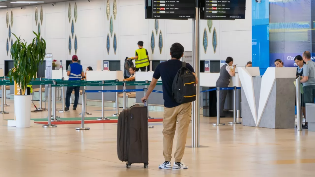 Как скажутся на казахстанцах новые правила авиакомпаний