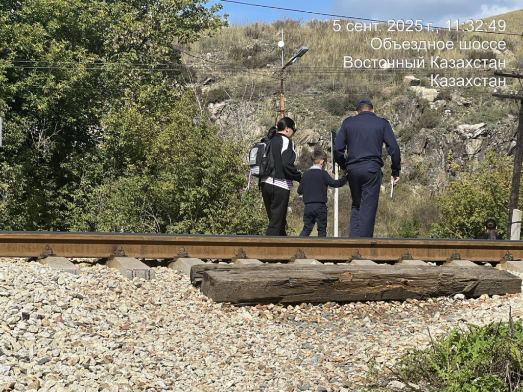 Транспортная полиция призывает граждан быть предельно осторожными на железнодорожных путях