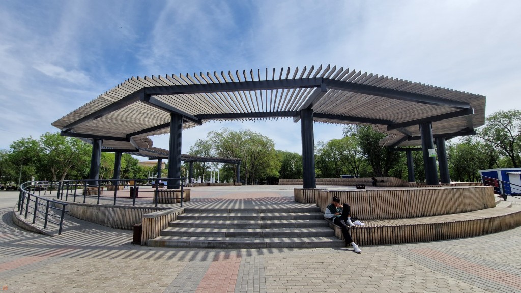 Карагандинцы жалуются на неработающий фонтан в парке Майкудука