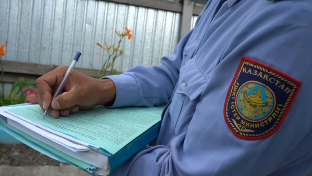 747 кустов конопли и 1 кг марихуаны изъяли у жителя Карагандинской области