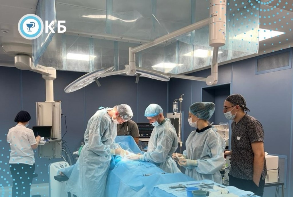 Столичные хирурги прооперировали карагандинцев