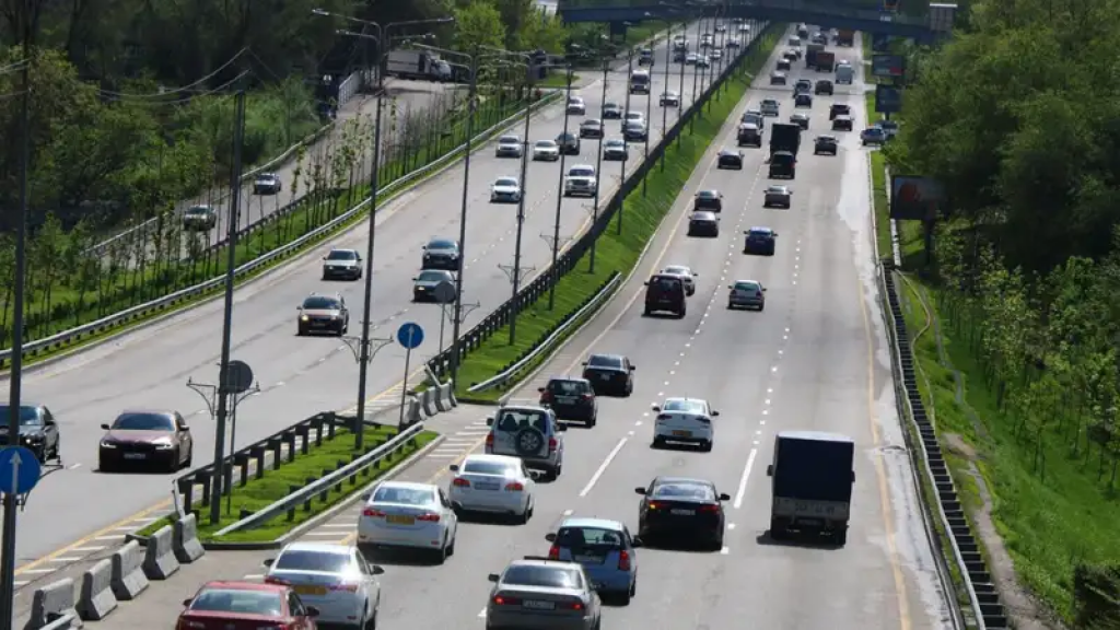 Токаев все еще не видит качественных дорог в Казахстане