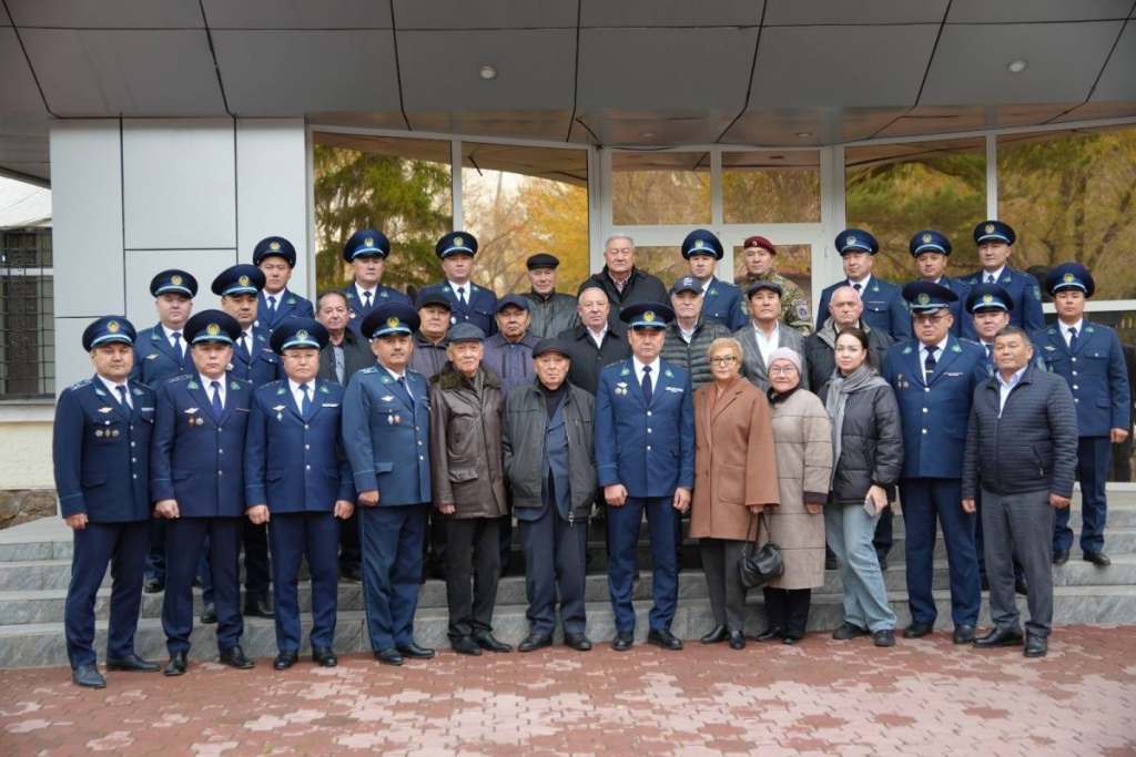 Ветеранов и сотрудников оперативной службы чествовали в Караганде