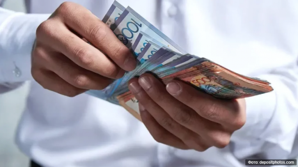 В Казахстане планируют выплачивать пособие депутатам маслихата