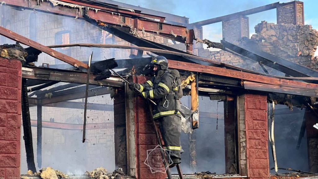 В Караганде горел бывший ресторан «Урарту»