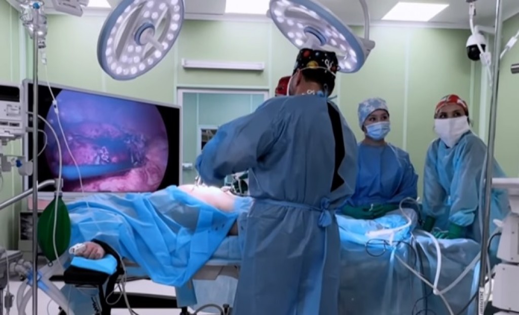 Опасную эхинококковую кисту удалили подростку карагандинские врачи