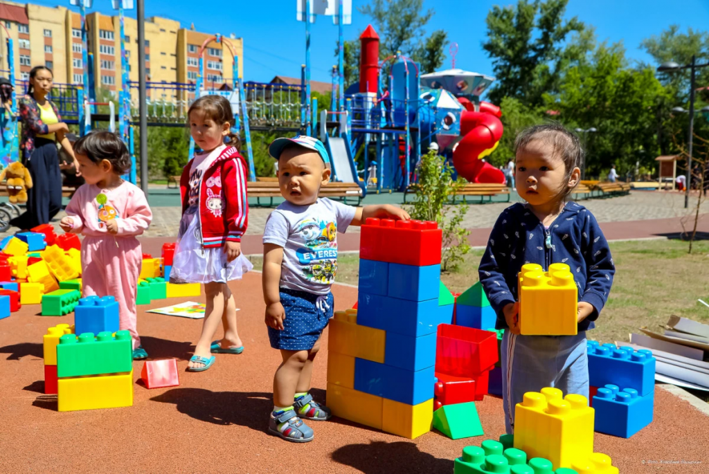 Депутаты потребовали принять отдельный закон о дошкольном образовании в Казахстане