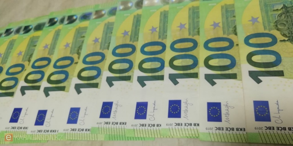 Қазақстандықтар банктерге рекордтық сомаға сенеді