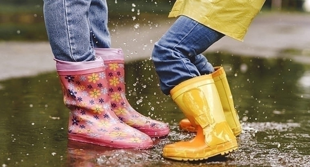 Весной карагандинцам будут бесплатно выдавать резиновые сапоги