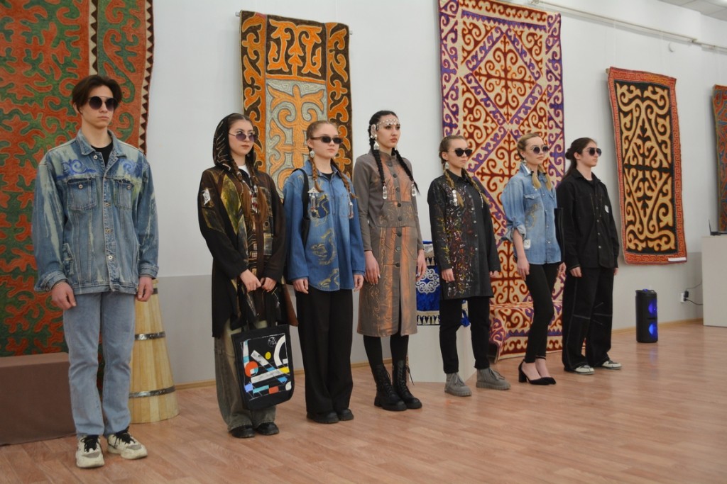 Foxy Di жаңа порно