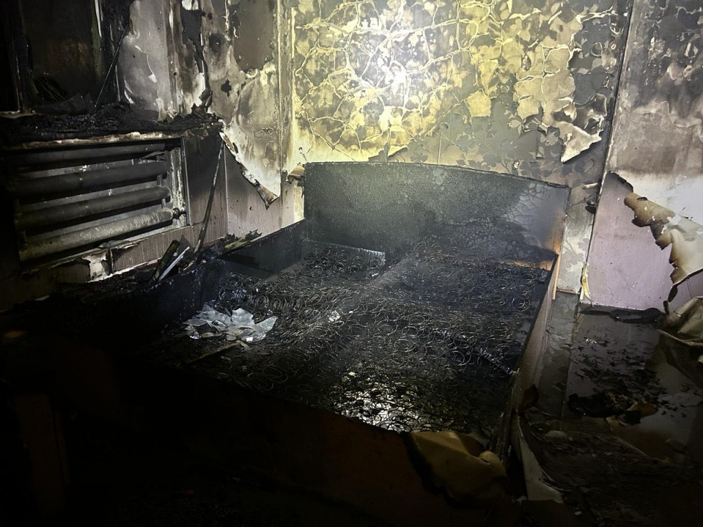 В Темиртау из-за курения произошел пожар в гостиничном номере