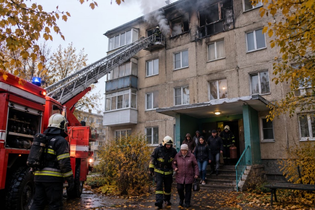 В Караганде при пожаре в пятиэтажке эвакуировали восемь человек