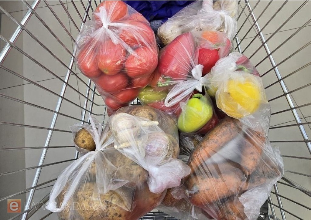 Цены на социально значимые продукты снизились в Казахстане по итогам августа