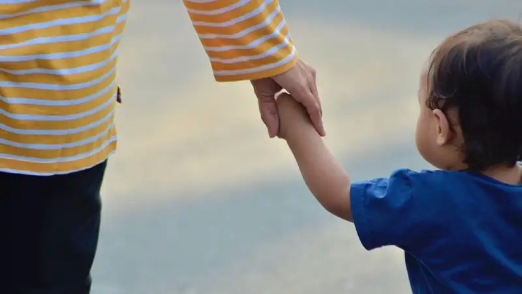 В Казахстане запретили выселять семьи с детьми в отопительный сезон